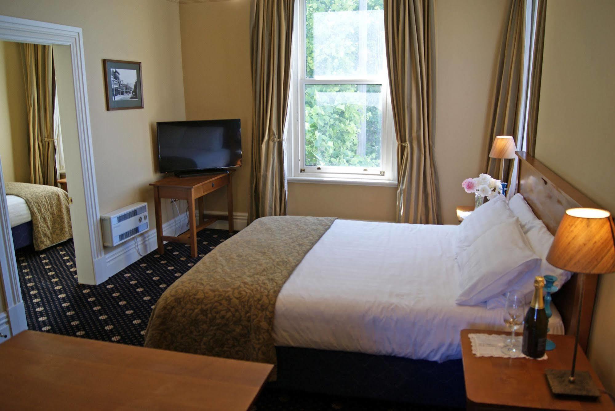 Highland House Boutique Hotel Дюндин Екстериор снимка